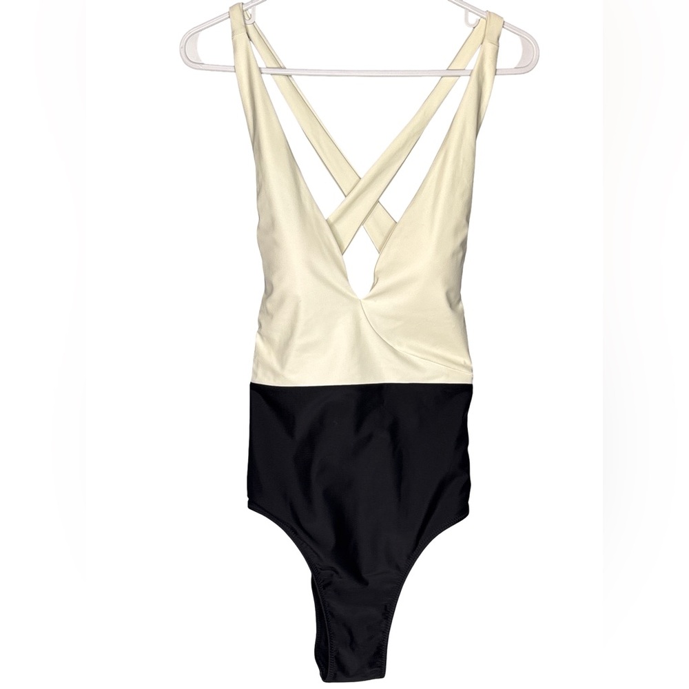Summersalt V-Neck Swimsuit White Black Size 8 NWT - Picture 3 of 6